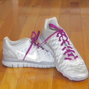 Nike Free TR FIT Size 8.5 Silver and Purple